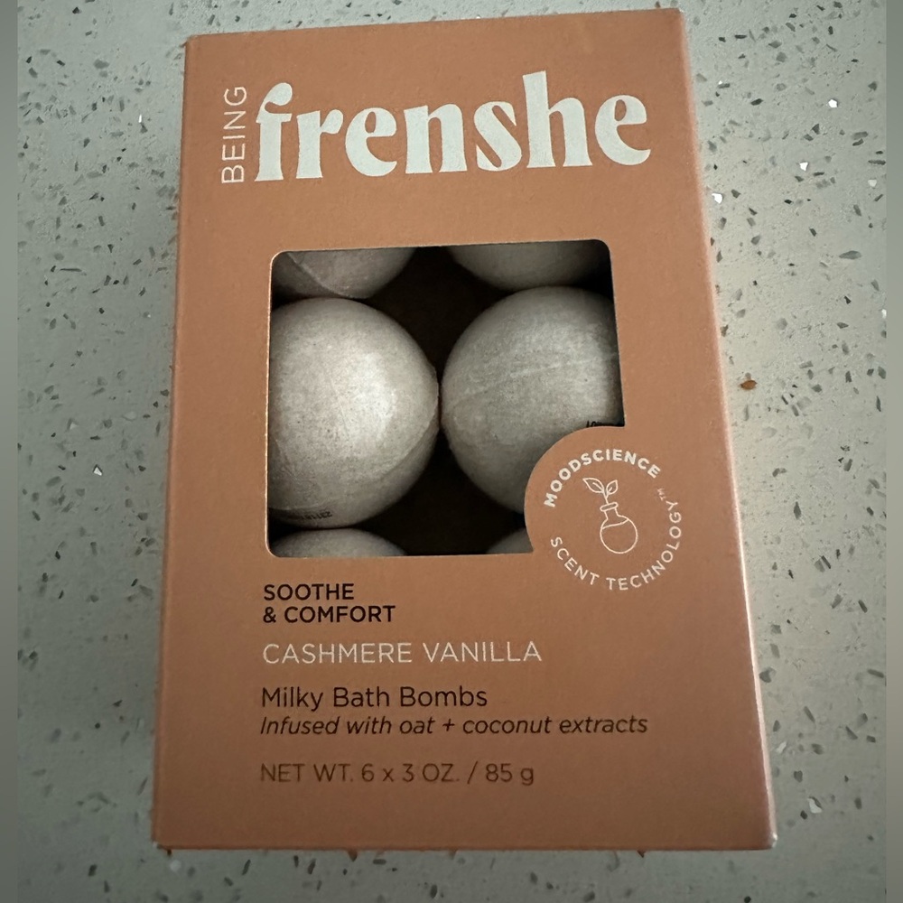 Being Frenshe Soothe&comfort Cashmere Vanilla 6 milky bath bombs